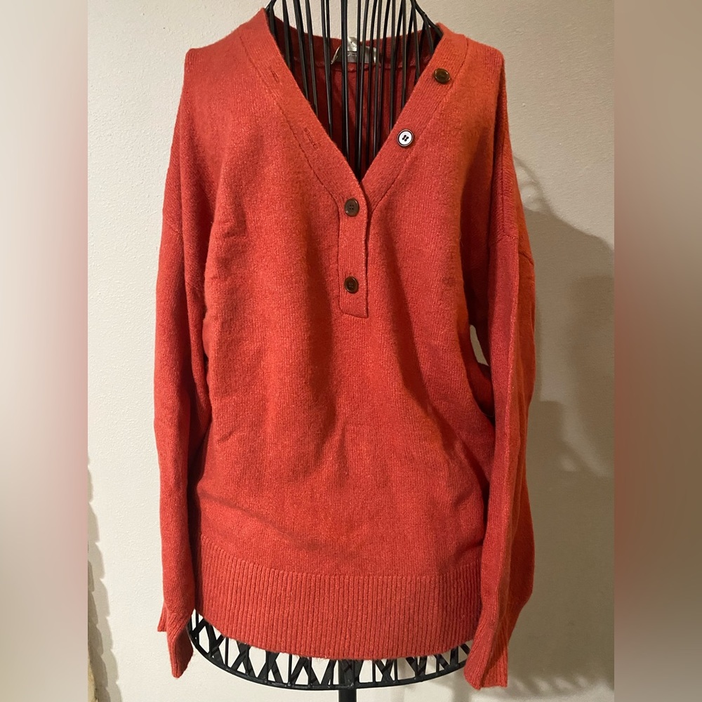 NWT Loft sweater - size M - burnt orange color - soft and cozy